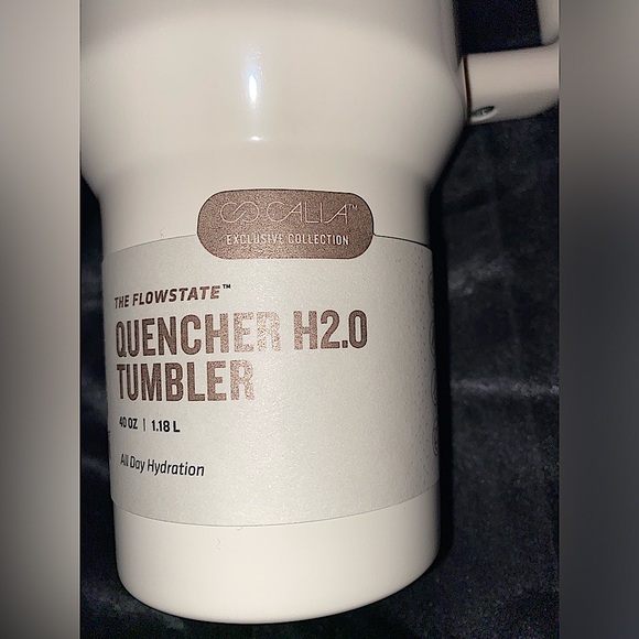 Stanley x Calia - 40oz Flowstate Quencher H2.0 Tumbler. Color: (Oat Milk) *NEW* - Picture 9 of 15